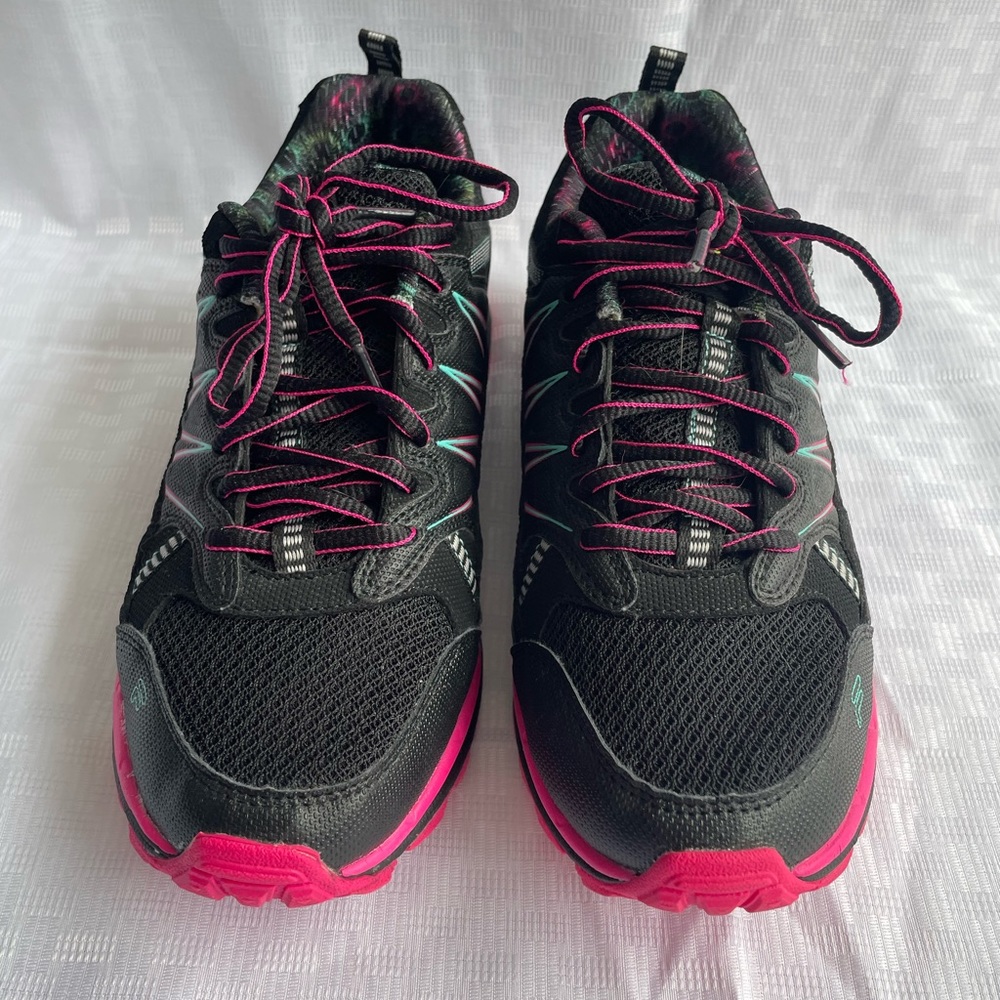Fila ladies sneakers size 7